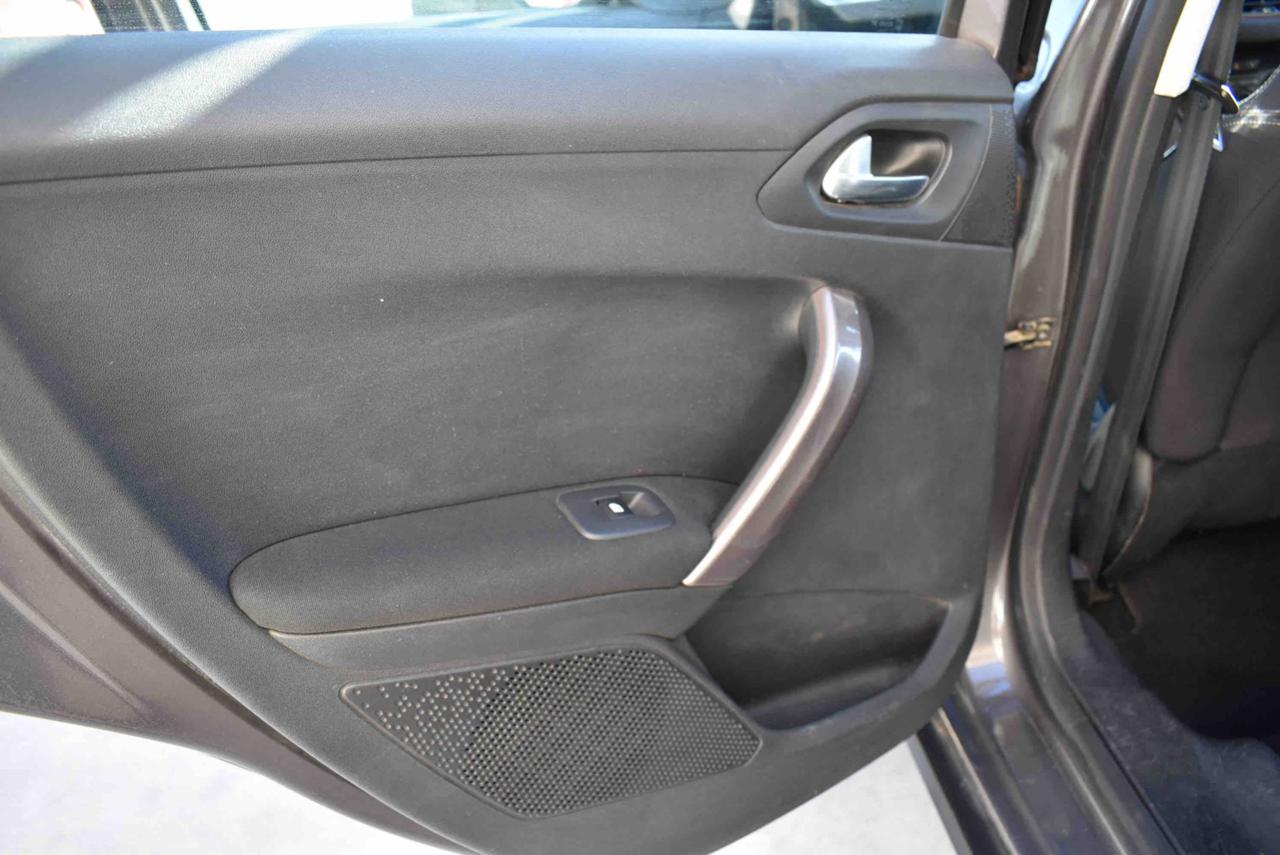 PEUGEOT 2008 1° serie PureTech 82 Allure - 10