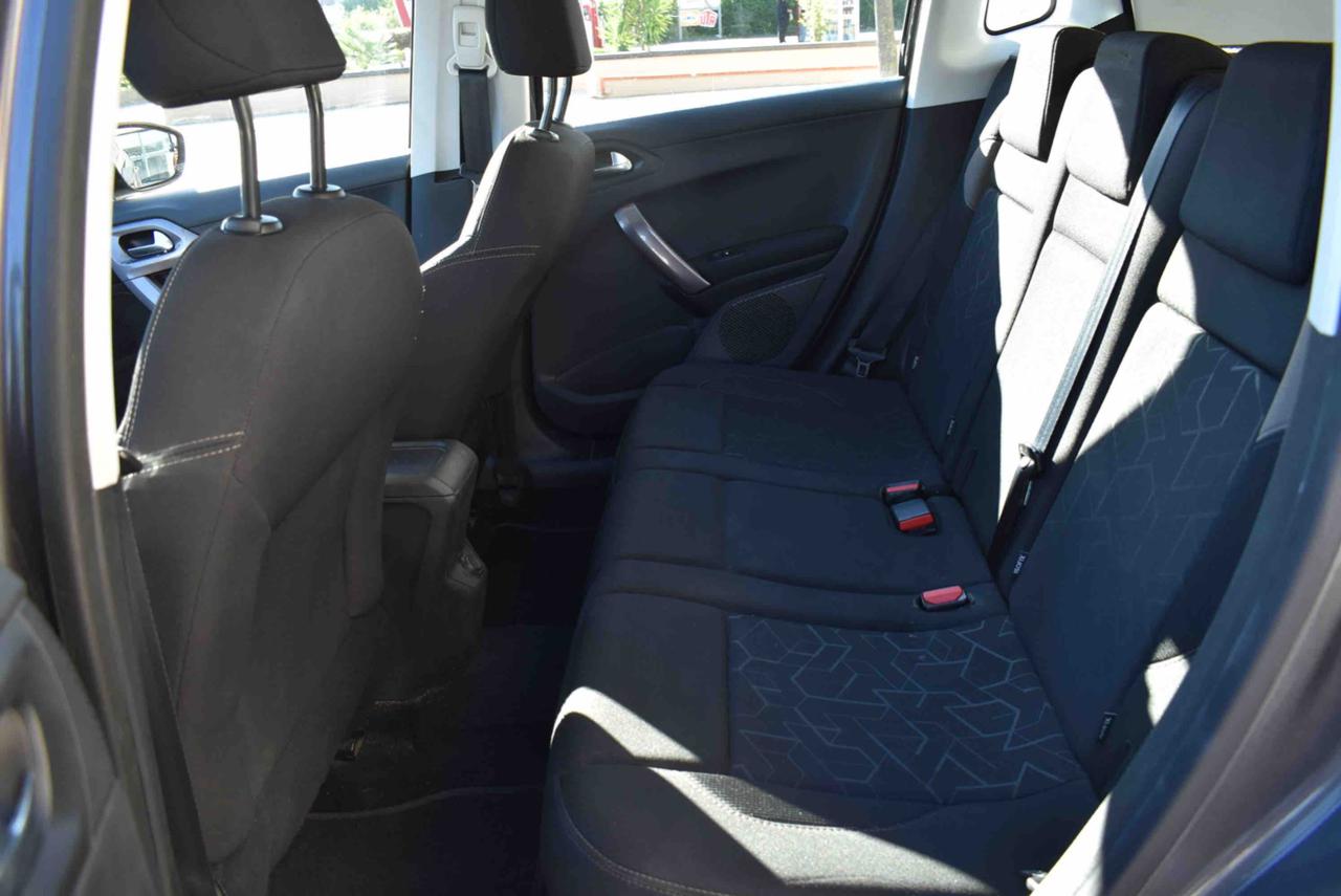 PEUGEOT 2008 1° serie PureTech 82 Allure - 11