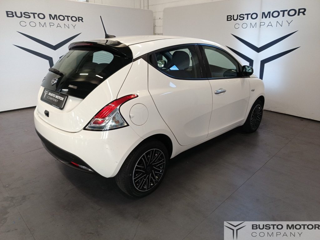 LANCIA Ypsilon Ypsilon 1.0 firefly hybrid Gold s&s 70cv 5p.ti - 4