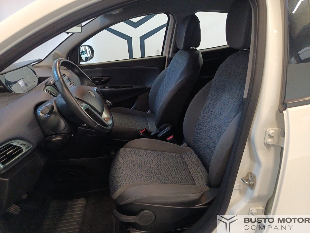 LANCIA Ypsilon Ypsilon 1.0 firefly hybrid Gold s&s 70cv 5p.ti - 8