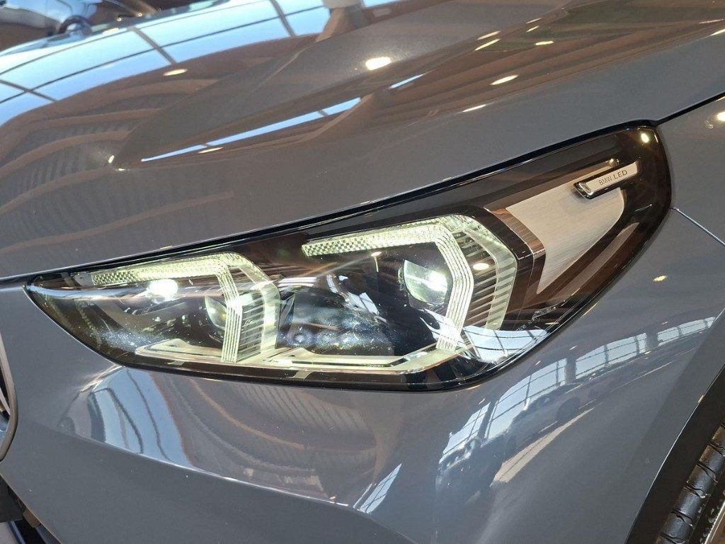 BMW X1 sDrive 18d xLine Aut. + Tetto apr. - 6