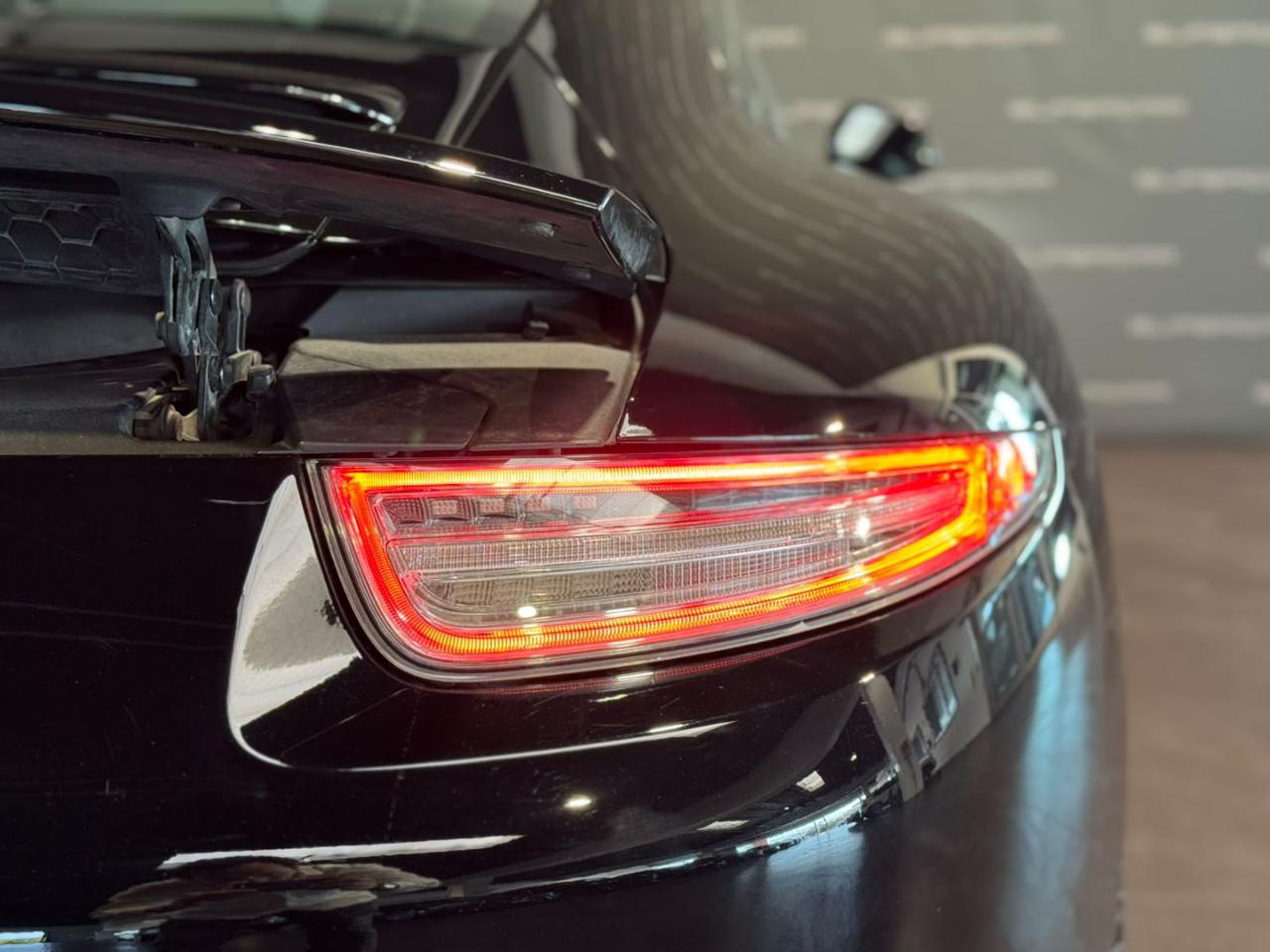 PORSCHE 911 3.4 Carrera Coupé - 6
