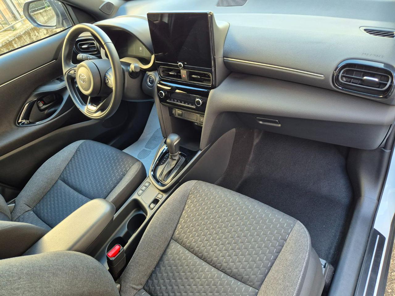 TOYOTA Yaris Cross 1.5 Hybrid 5p. E-CVT Trend - 13