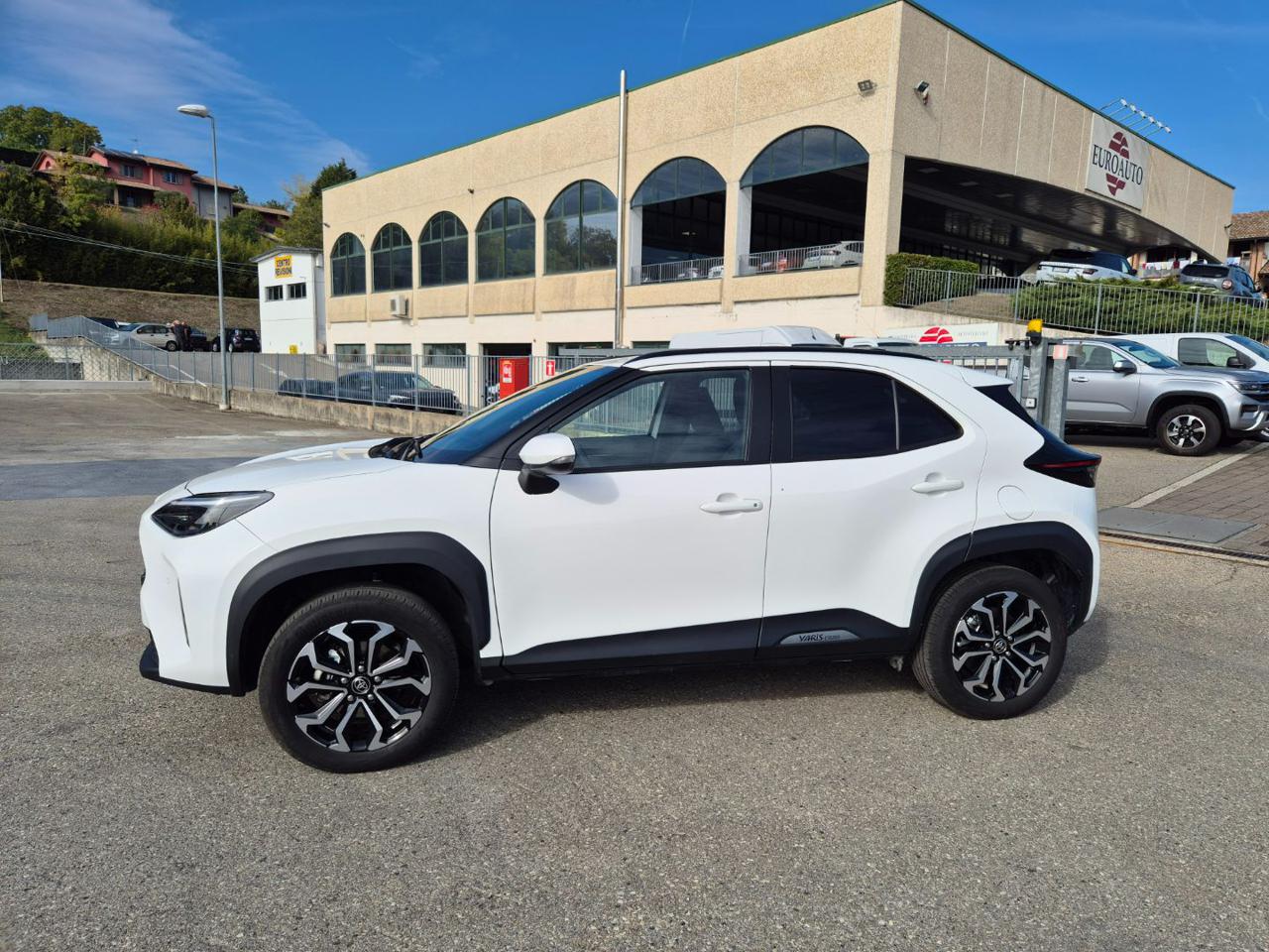 TOYOTA Yaris Cross 1.5 Hybrid 5p. E-CVT Trend - 3