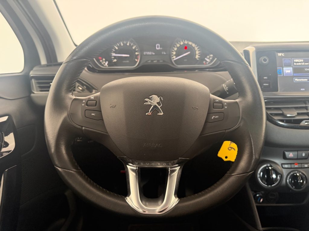 PEUGEOT 208 1° serie PureTech 82 5 porte Allure - 9