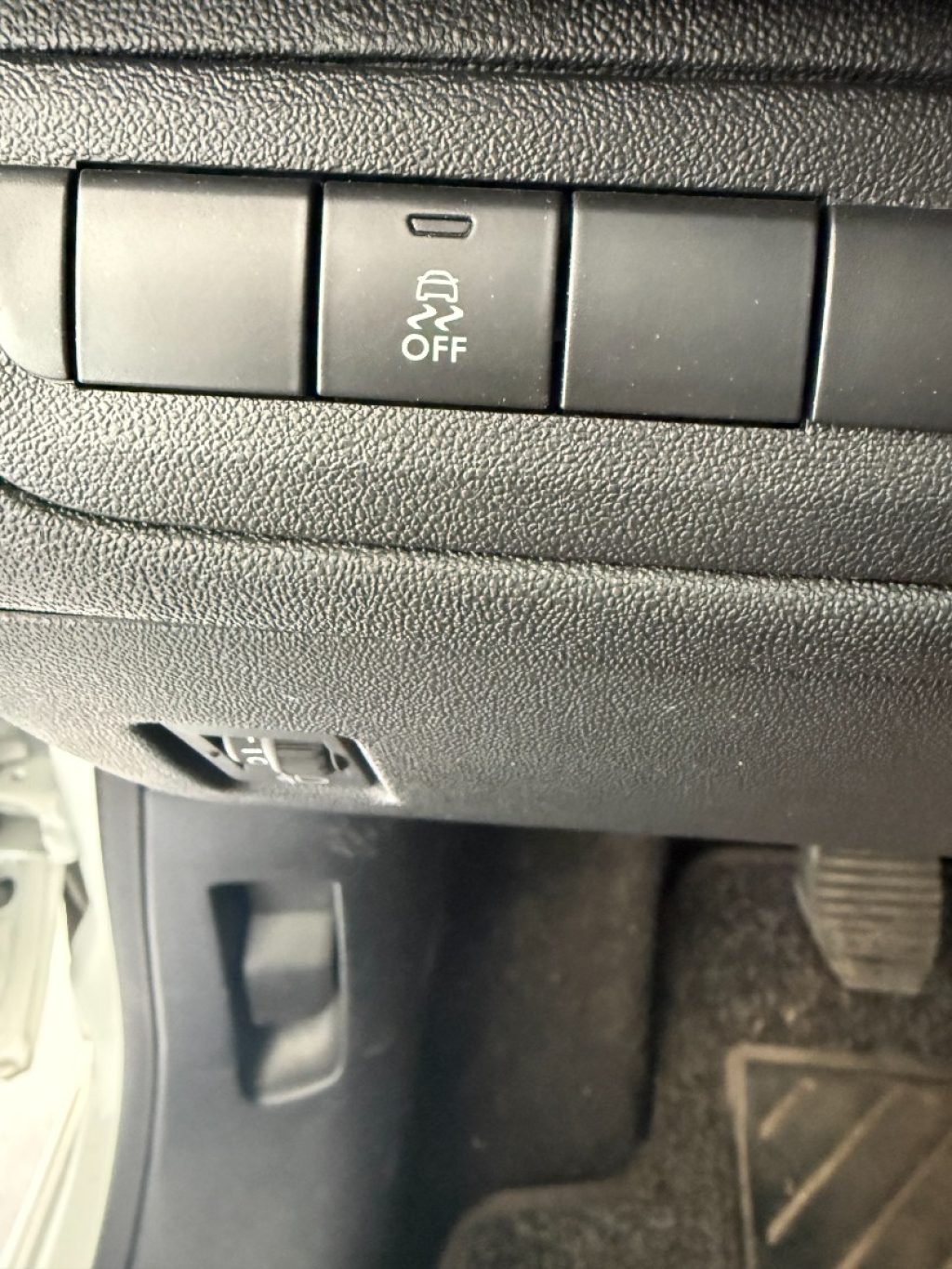 PEUGEOT 208 1° serie PureTech 82 5 porte Allure - 16
