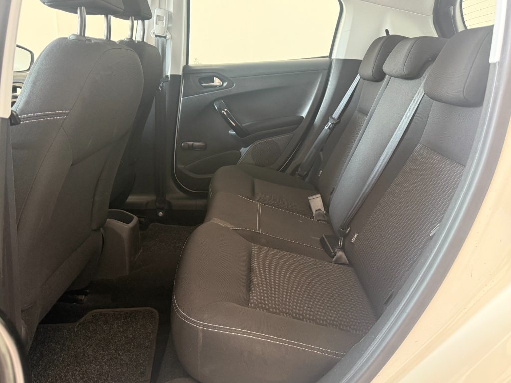 PEUGEOT 208 1° serie PureTech 82 5 porte Allure - 22