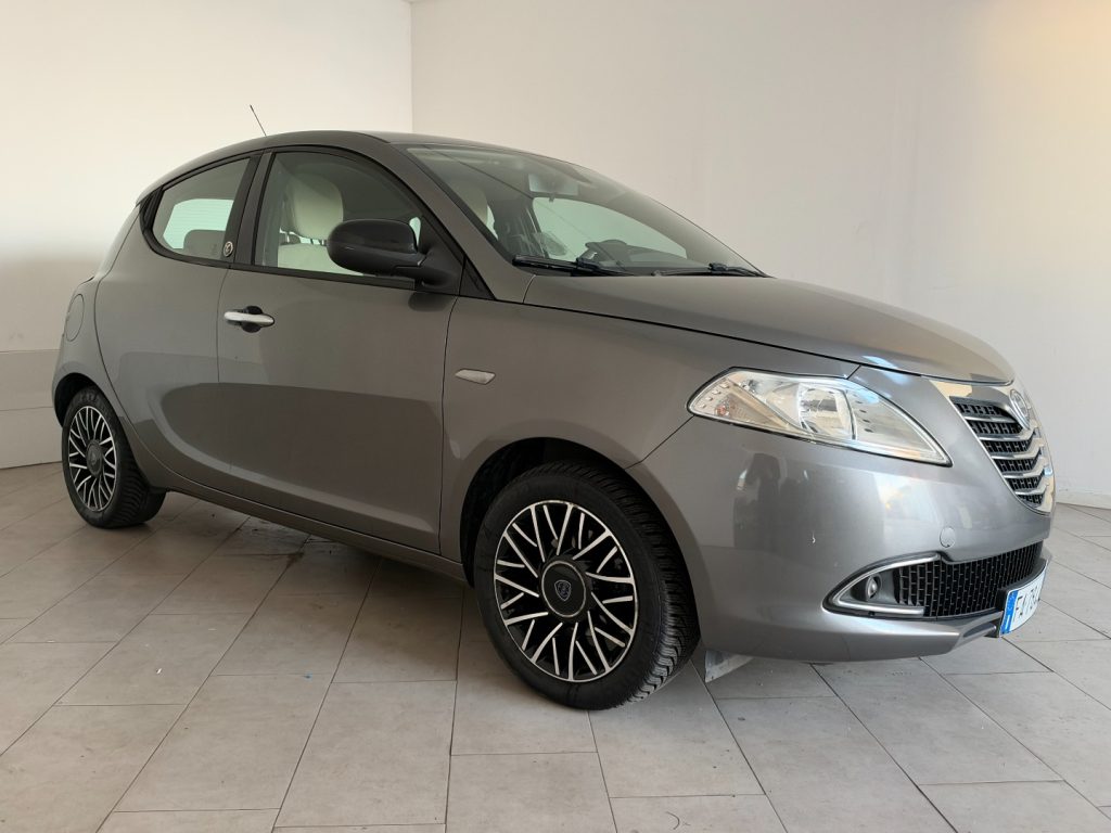 LANCIA Ypsilon 1.2 69 CV 5 porte GPL Ecochic Elle - 2