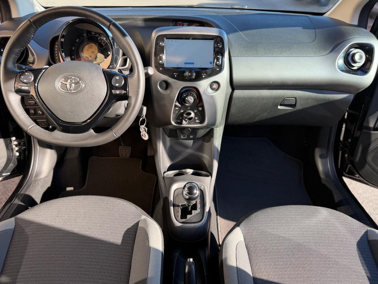 TOYOTA Aygo Connect 1.0 72 CV  x-cool MMT (NESSUN VINCOLO) - 9