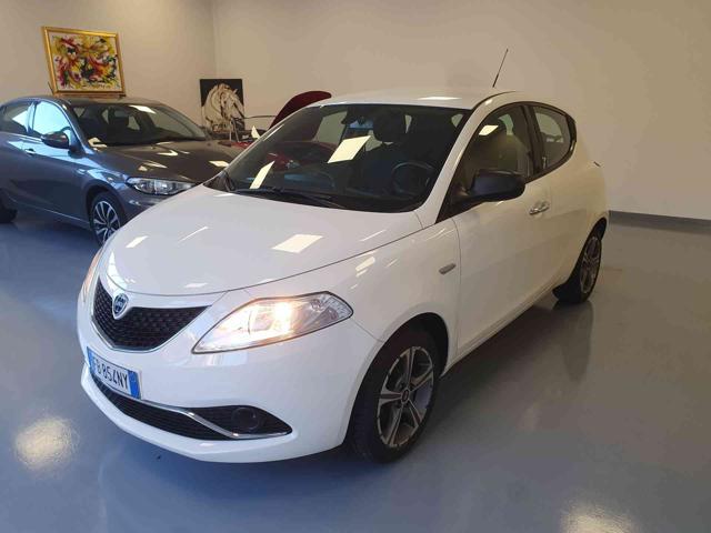 LANCIA Ypsilon Bianco metallizzato