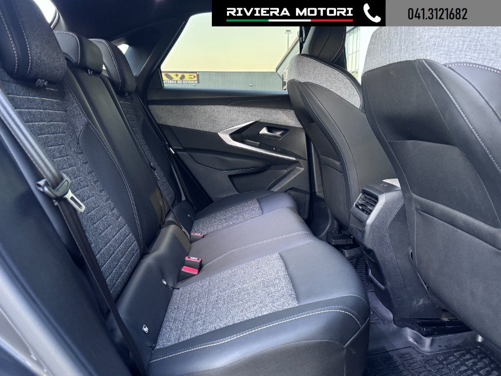 PEUGEOT 3008 Hybrid 145 e-DCS6 Allure - 10