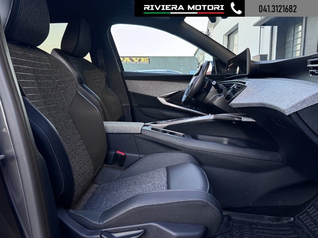 PEUGEOT 3008 Hybrid 145 e-DCS6 Allure - 9