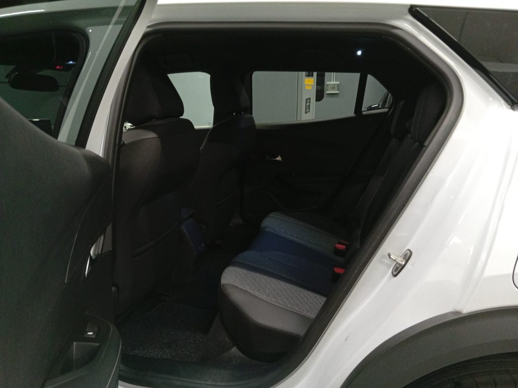PEUGEOT 2008 2008 1.2 puretech Allure s&s 130cv eat8 - 10