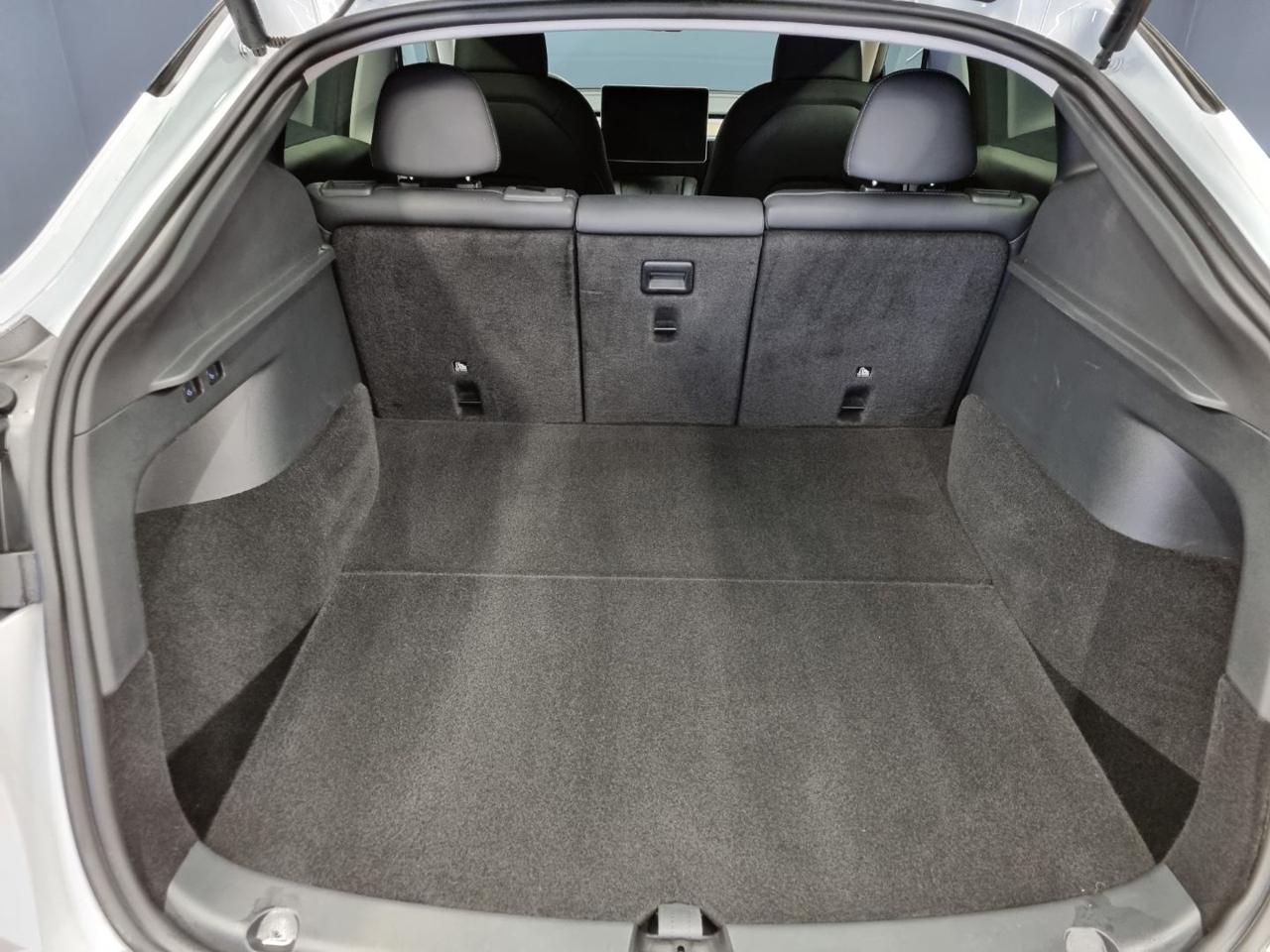 TESLA Model Y RWD - 12
