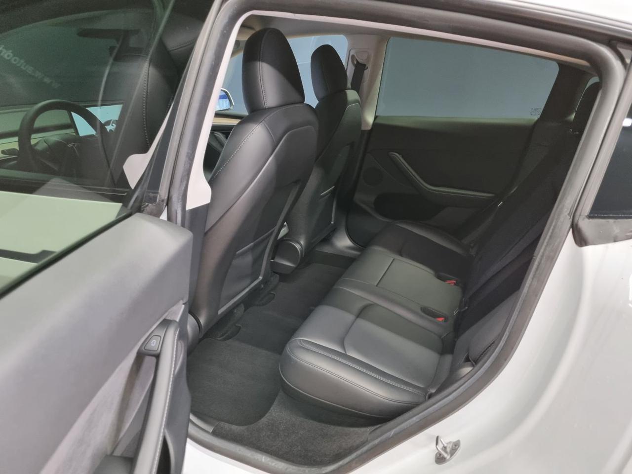 TESLA Model Y RWD - 10