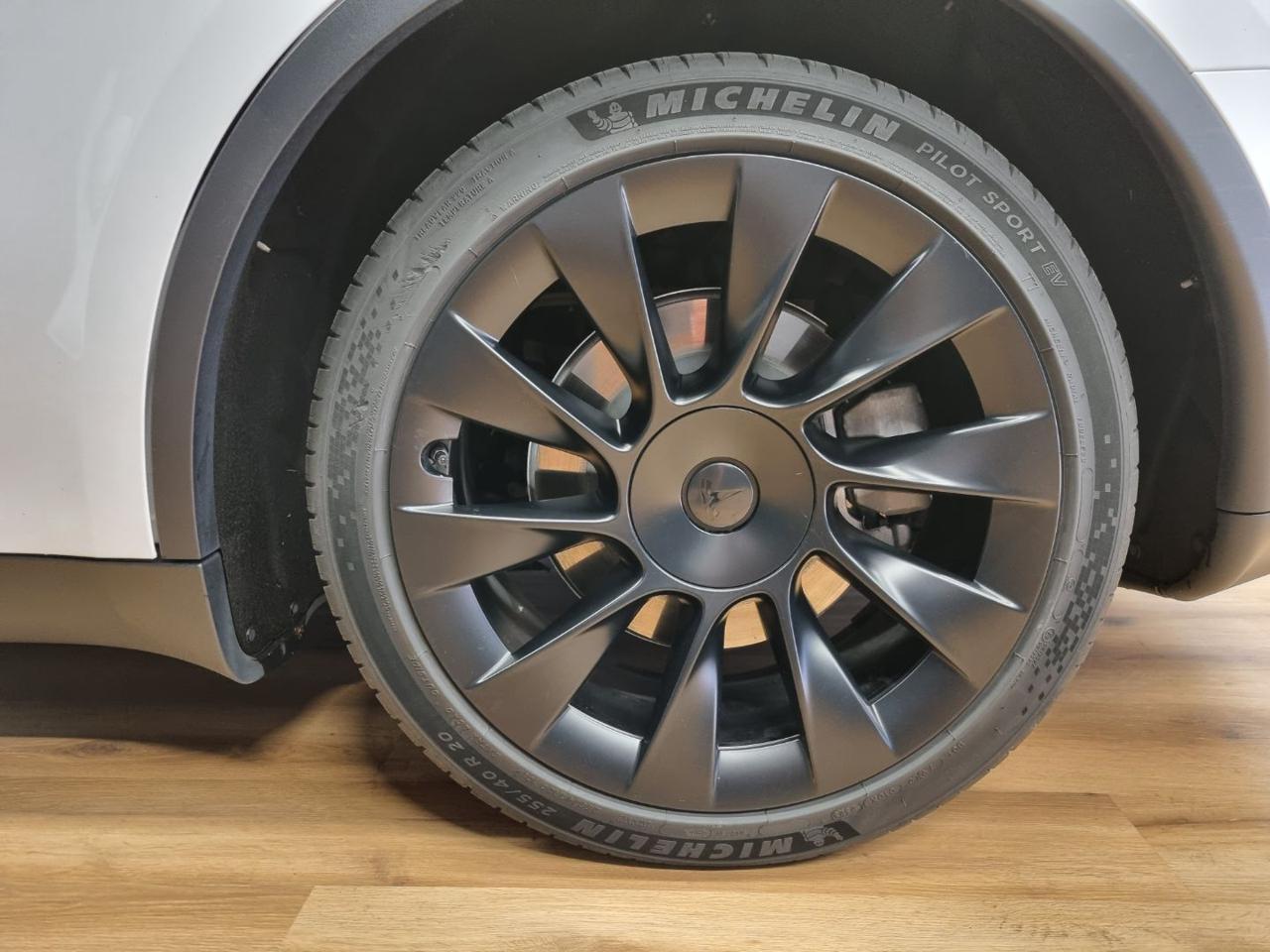 TESLA Model Y RWD - 15
