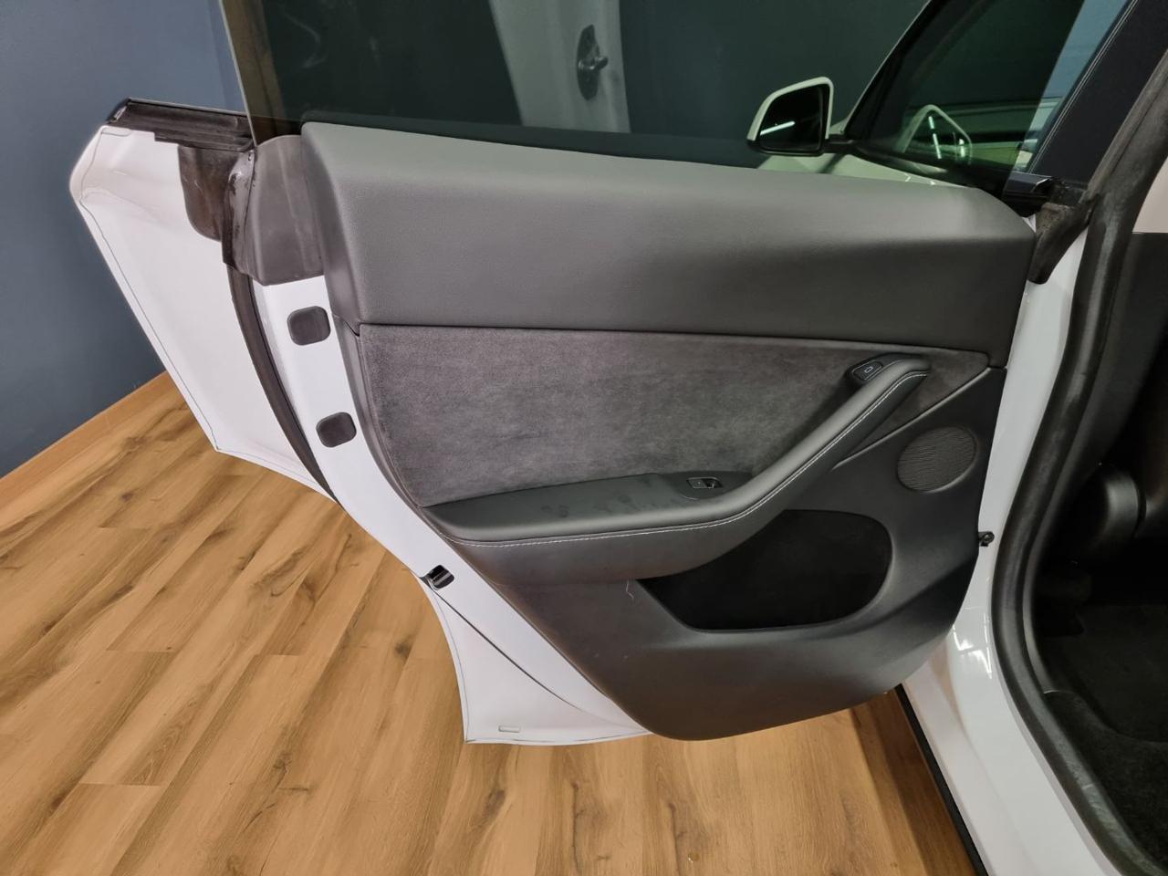 TESLA Model Y RWD - 17