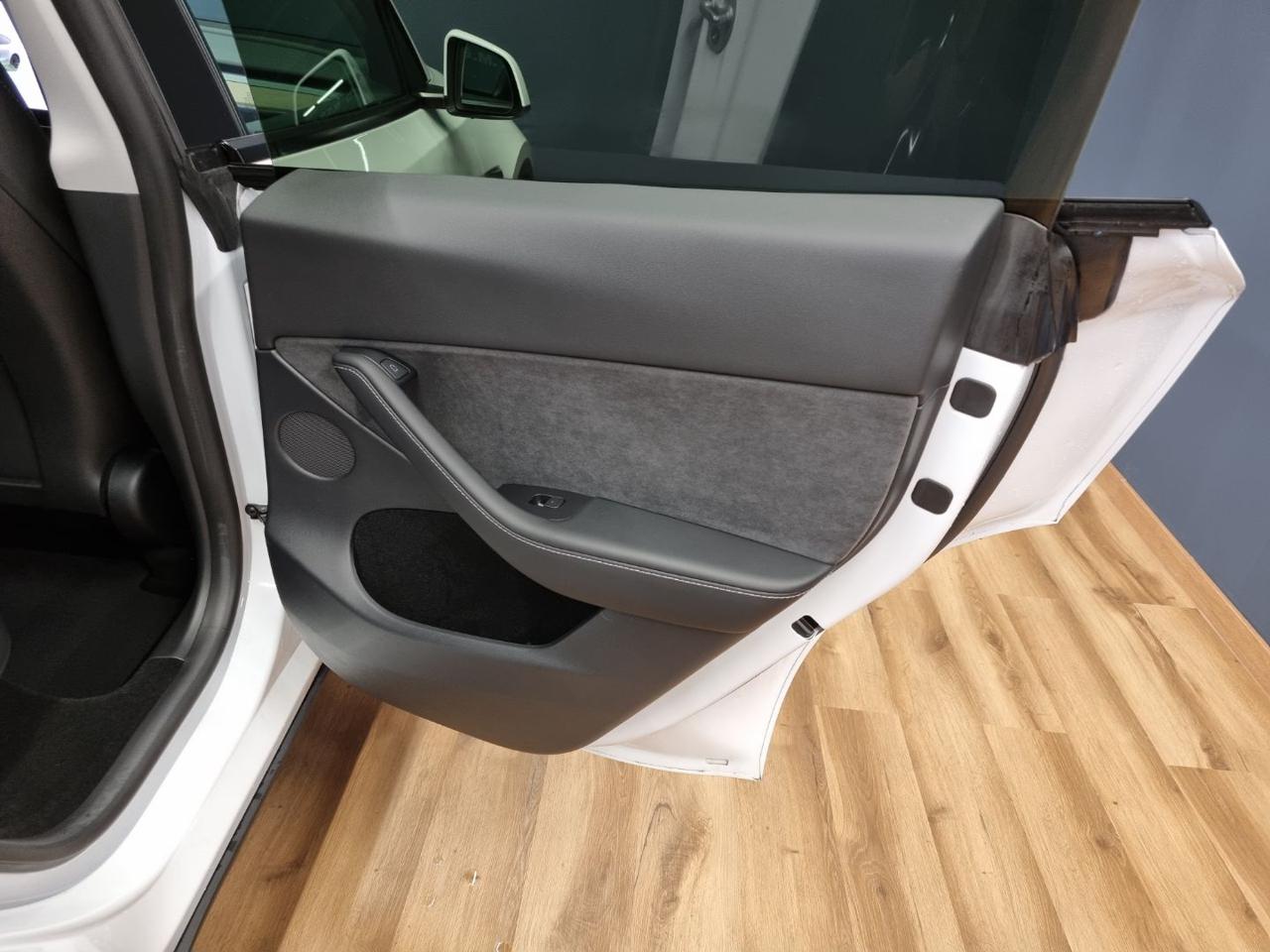 TESLA Model Y RWD - 19
