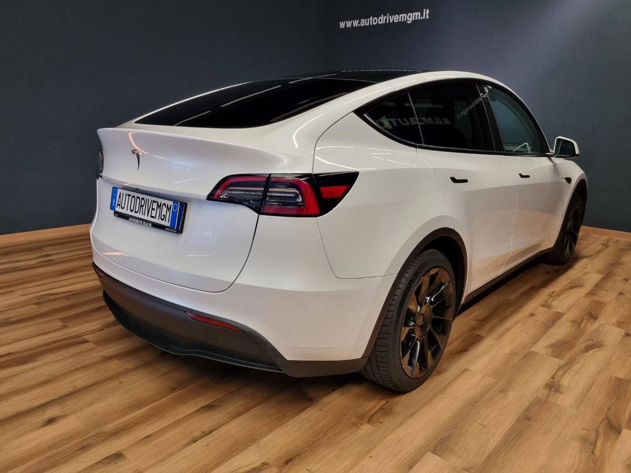 TESLA Model Y RWD - 23