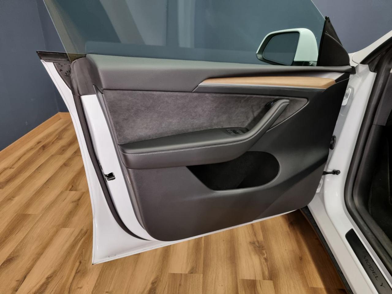 TESLA Model Y RWD - 16
