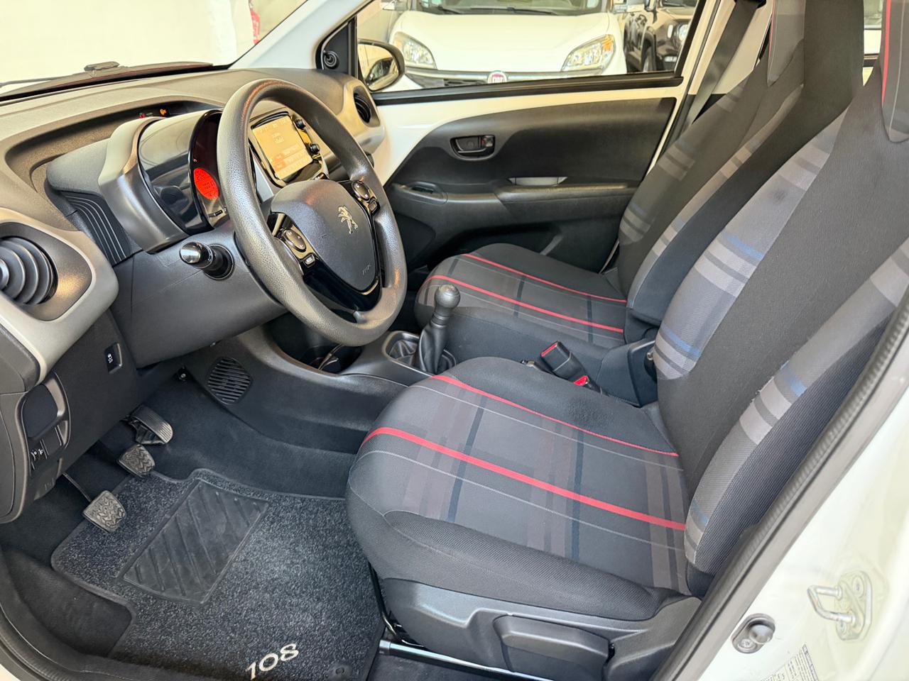 PEUGEOT 108 VTi 68 5 porte Allure TOP! - 9