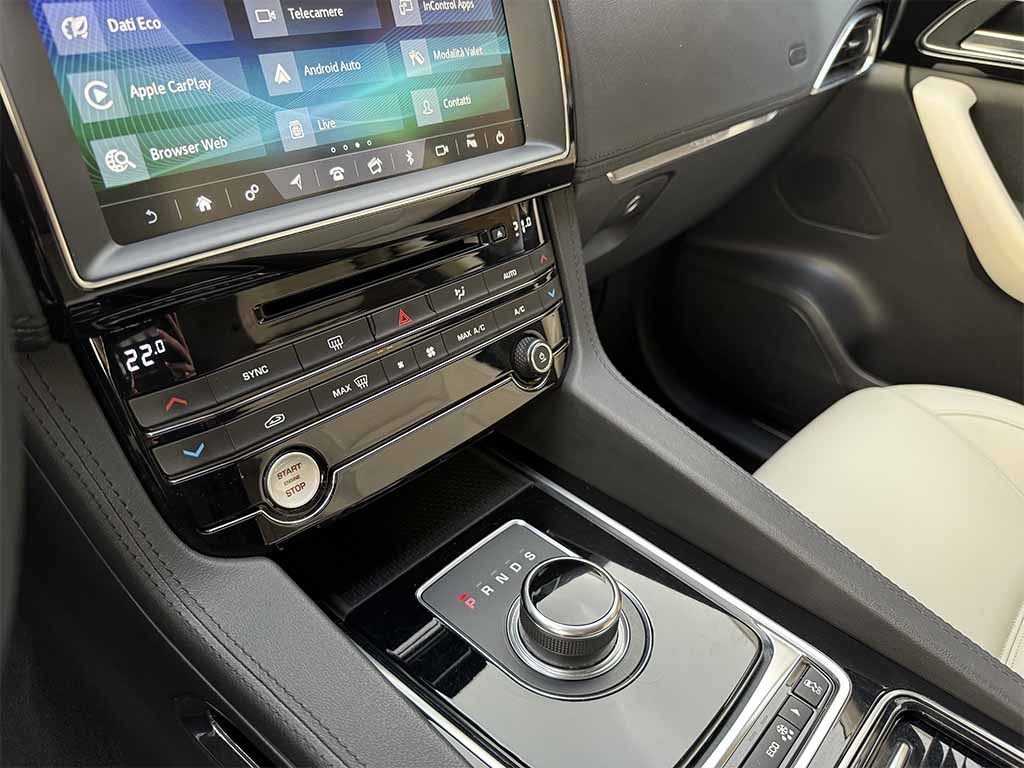 JAGUAR F-Pace 2.0d i4 awd PRESTIGE PELLE TELECAMERA IVA ESPOSTA - 16