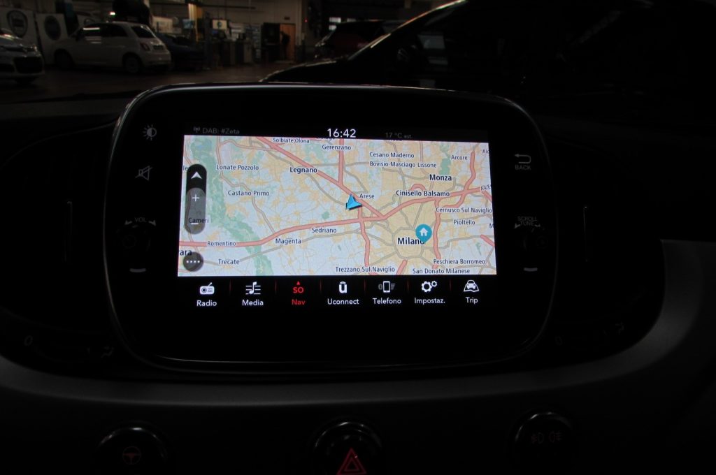 FIAT 500 1.0 Hybrid Connect - 13
