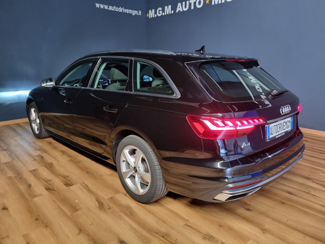 AUDI A4 Avant 30 TDI/136 CV S tronic Business Advanced - 29
