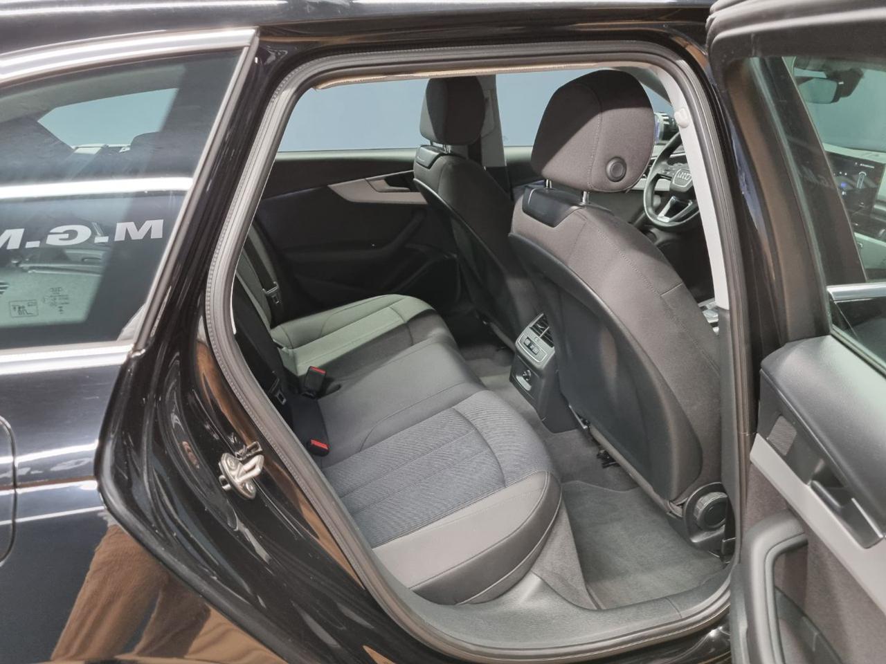AUDI A4 Avant 30 TDI/136 CV S tronic Business Advanced - 24