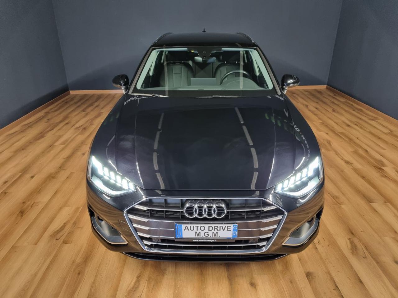 AUDI A4 Avant 30 TDI/136 CV S tronic Business Advanced - 32