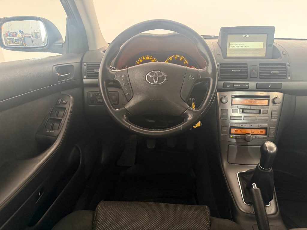 TOYOTA Avensis 1.8i 16V cat Station Wagon Euro - 10