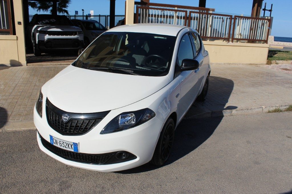 LANCIA Ypsilon 1.0 FireFly 5 porte S&S Hybrid Silver