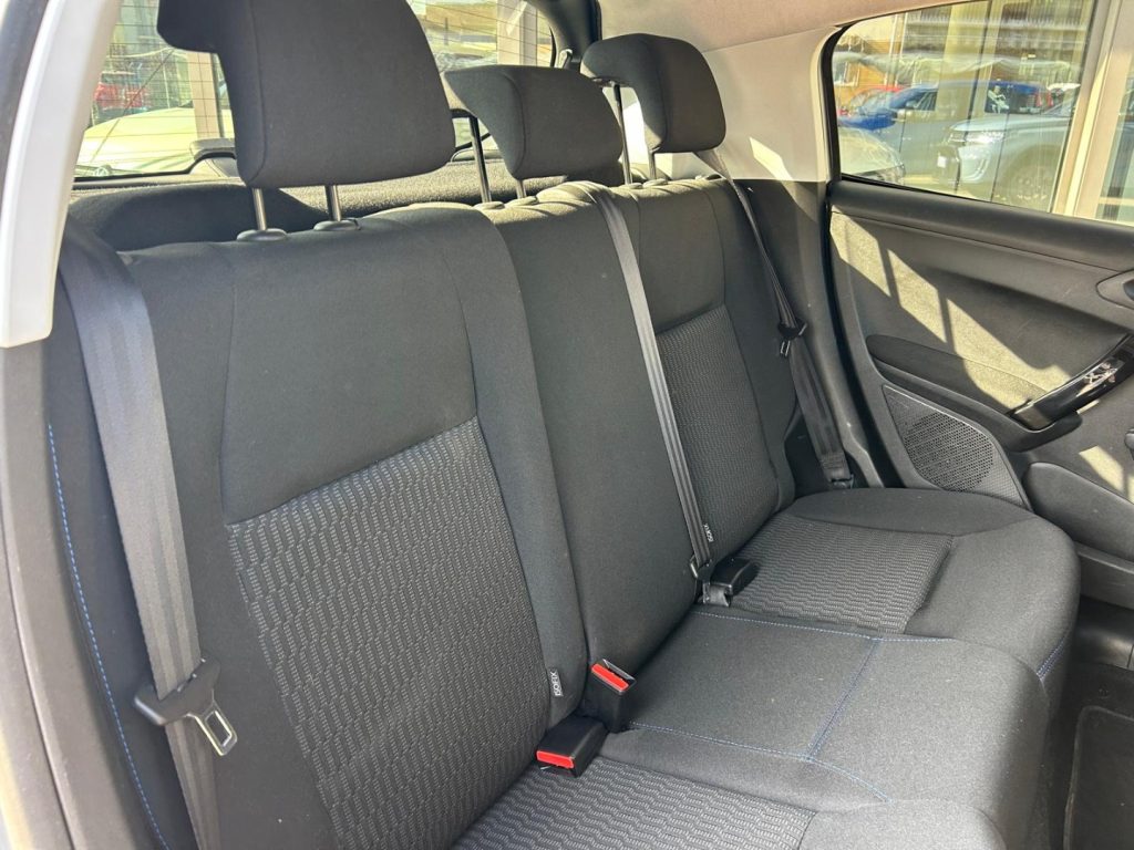 PEUGEOT 208 BlueHDi 100 S&S 5P Signature - 8