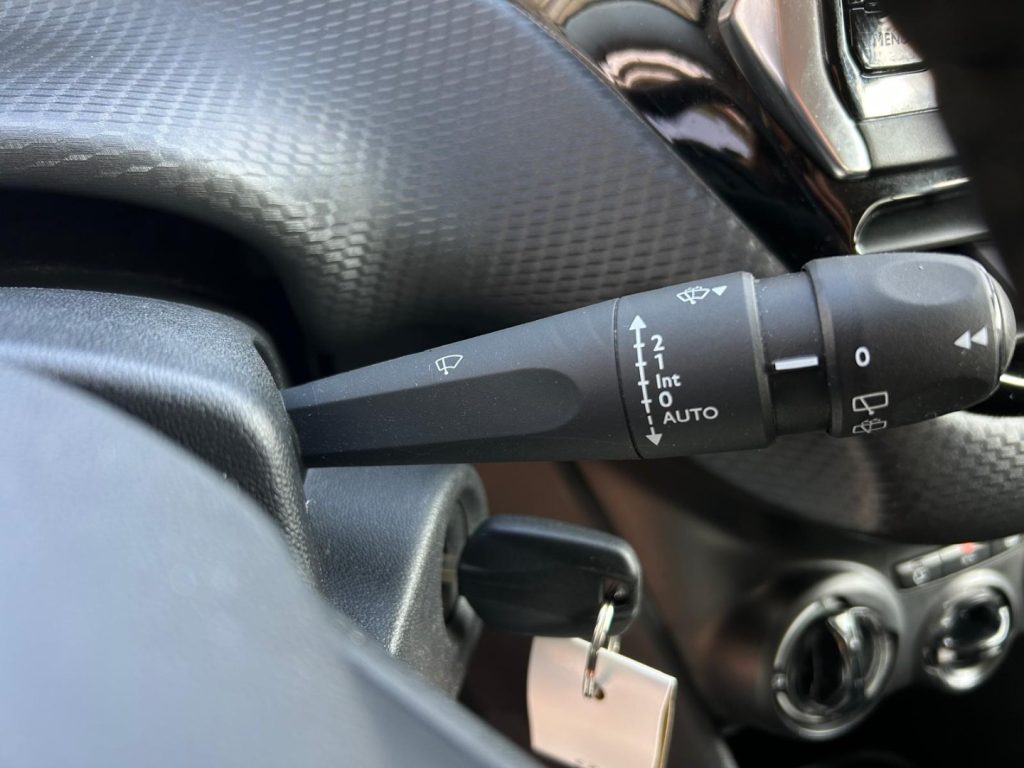PEUGEOT 208 BlueHDi 100 S&S 5P Signature - 12