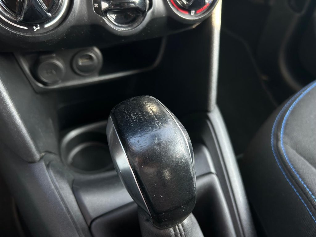 PEUGEOT 208 BlueHDi 100 S&S 5P Signature - 15