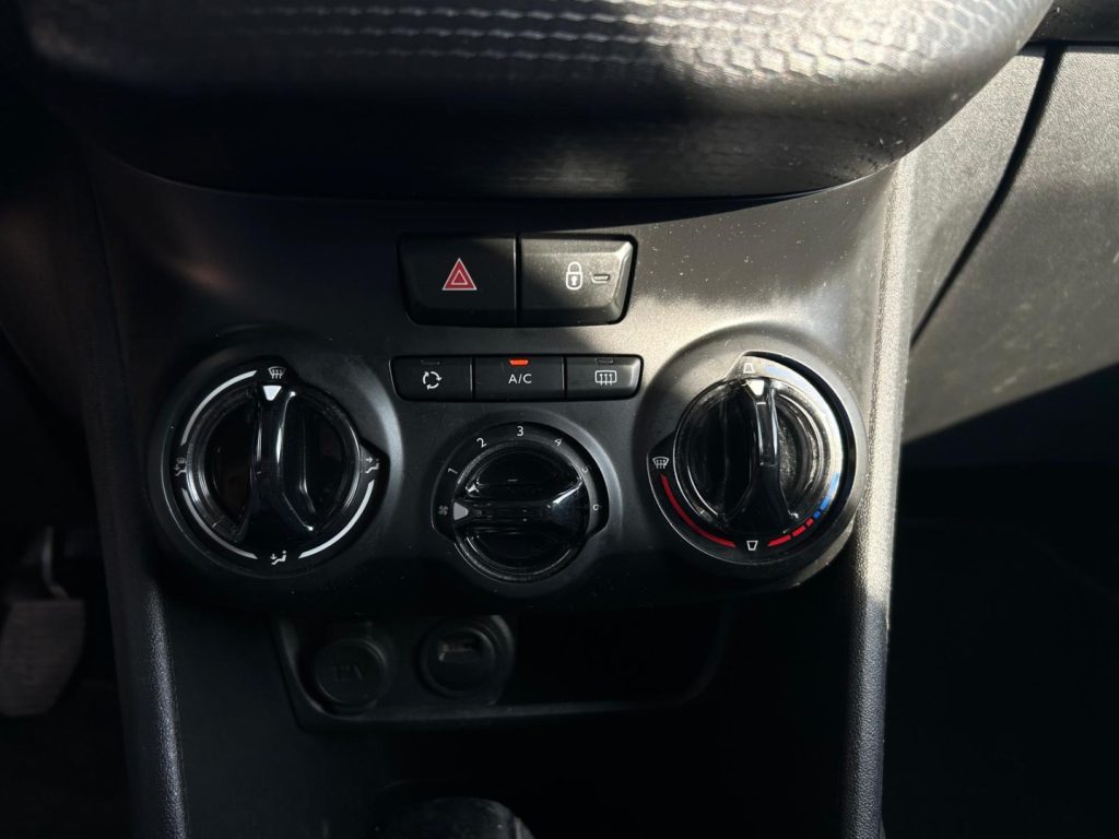 PEUGEOT 208 BlueHDi 100 S&S 5P Signature - 16