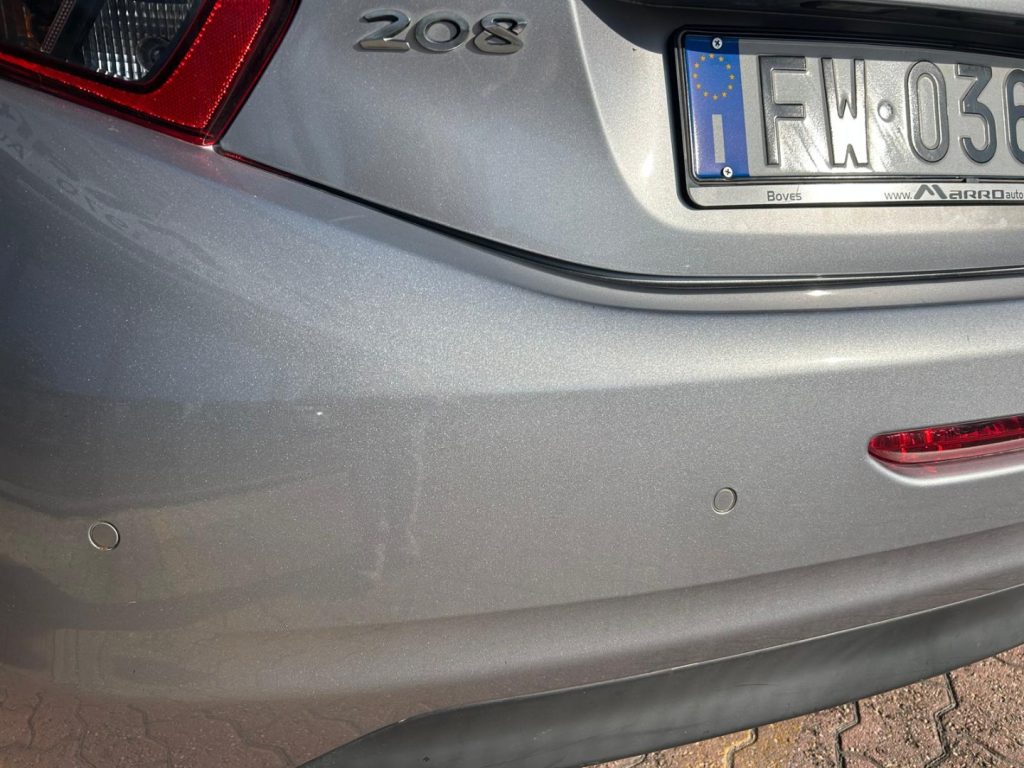 PEUGEOT 208 BlueHDi 100 S&S 5P Signature - 6