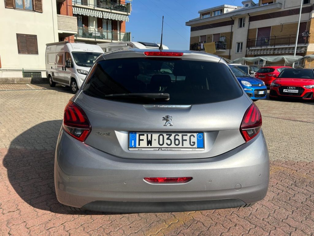 PEUGEOT 208 BlueHDi 100 S&S 5P Signature - 4