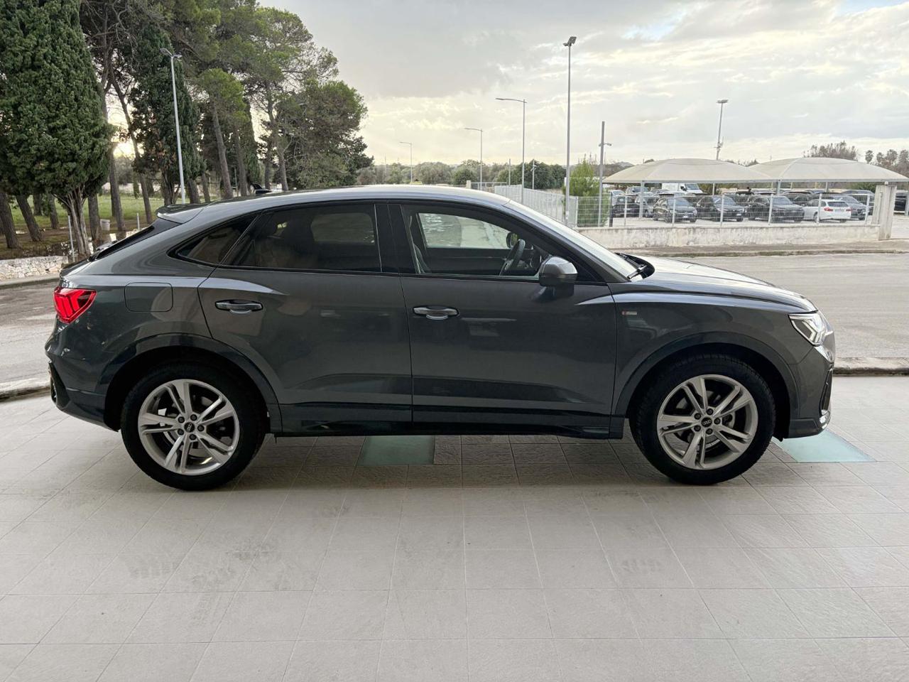 AUDI Q3 SPB Sportback 35 TDI S tronic S line edition - 4