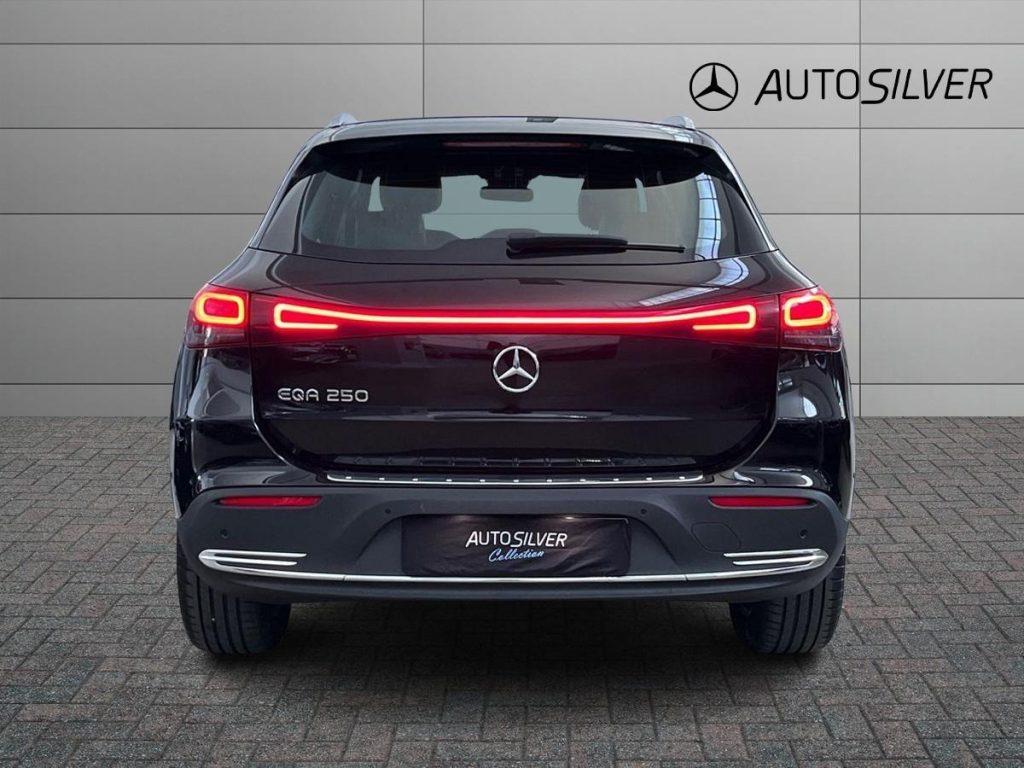 MERCEDES-BENZ EQA 250 Sport - 4