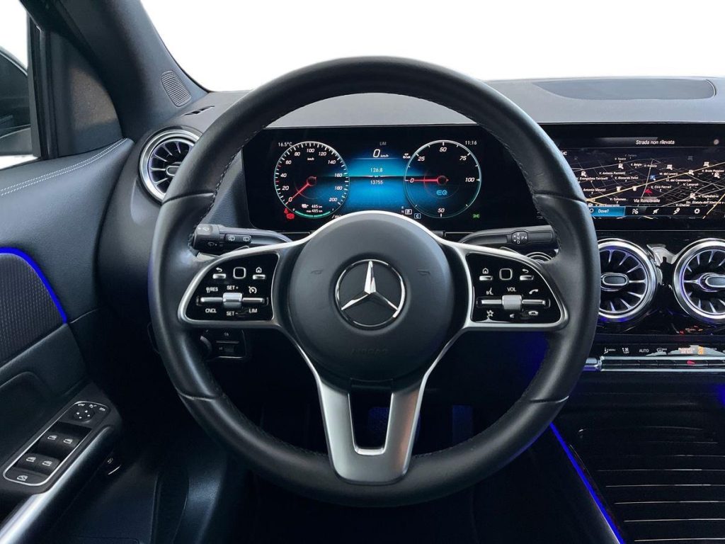 MERCEDES-BENZ EQA 250 Sport - 11