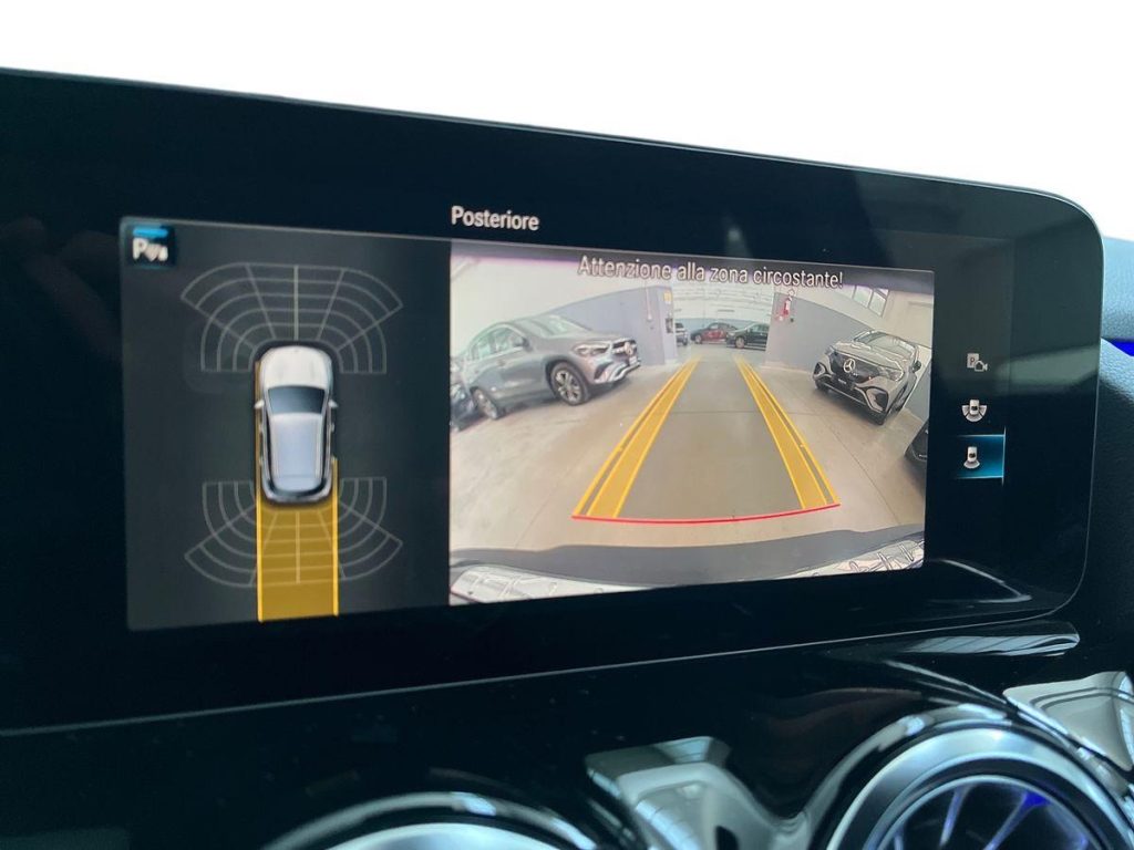 MERCEDES-BENZ EQA 250 Sport - 12