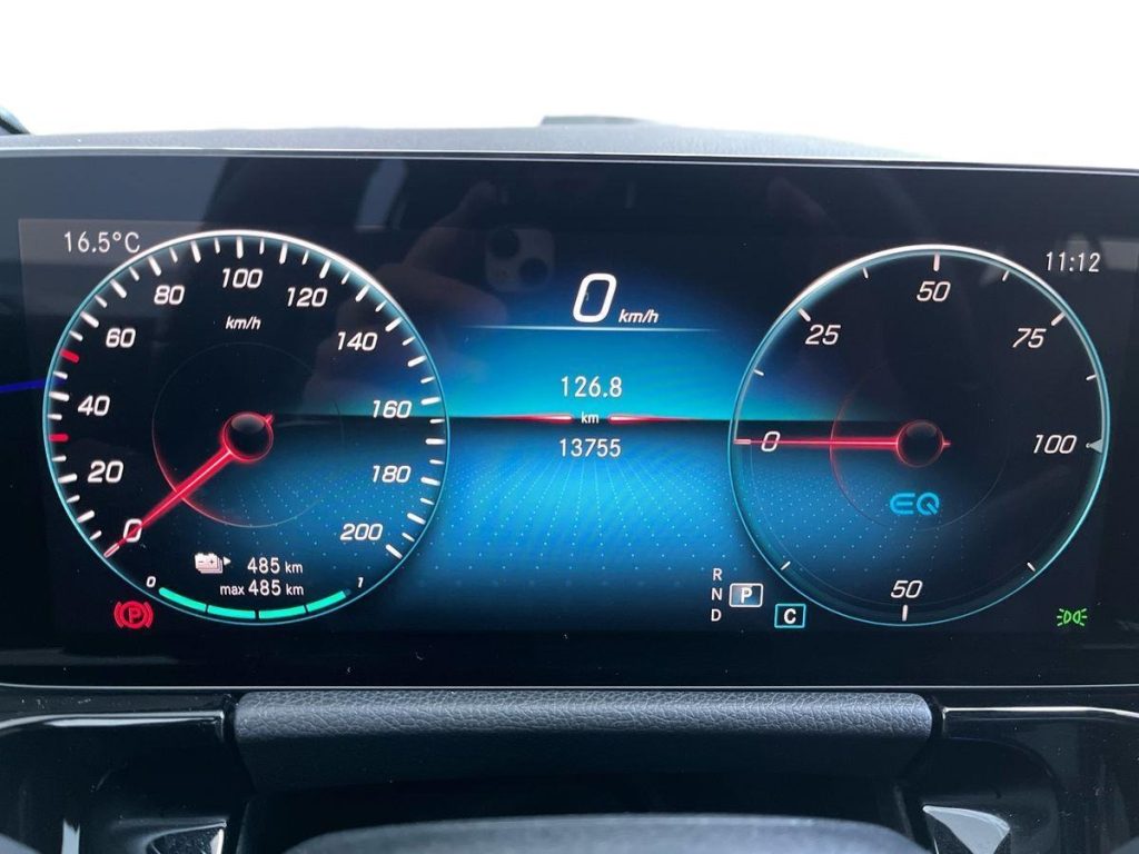 MERCEDES-BENZ EQA 250 Sport - 8