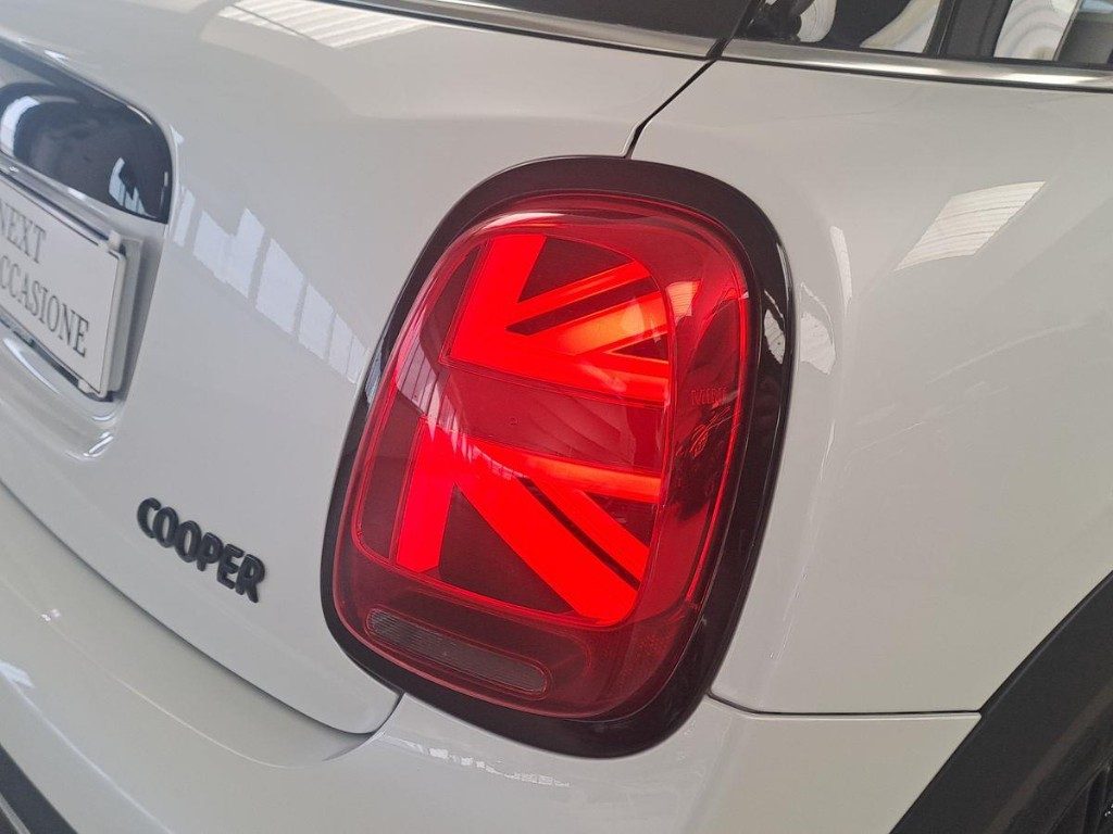 MINI Cooper 1.5 Cooper Camden 5 porte Pacchetto Premium Aut. - 7
