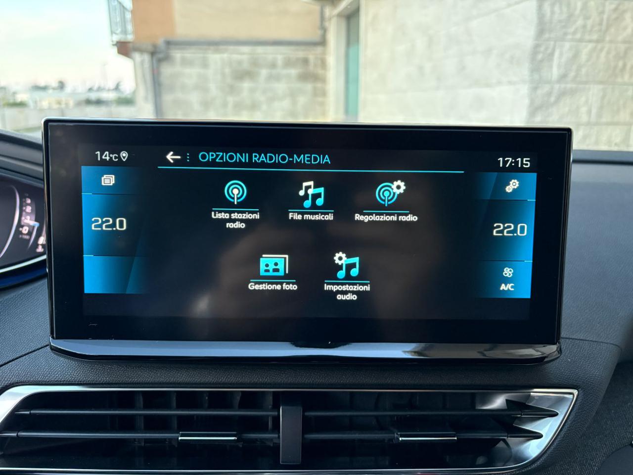 PEUGEOT 3008 1.5 BlueHDi 130 S&S Allure Pack C.AUTOMATICO - 23