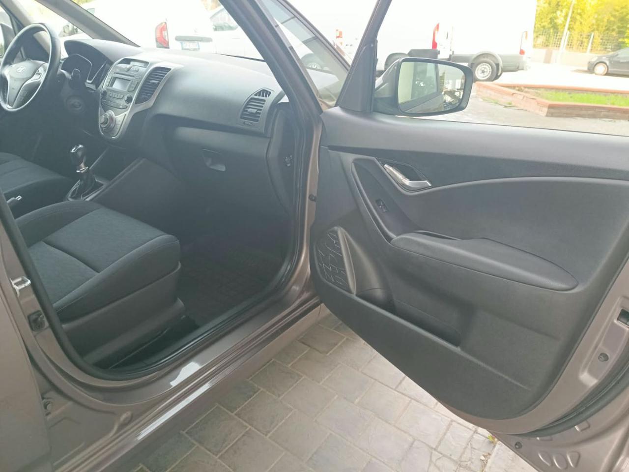 HYUNDAI iX20 1.4 90 CV Comfort - 19