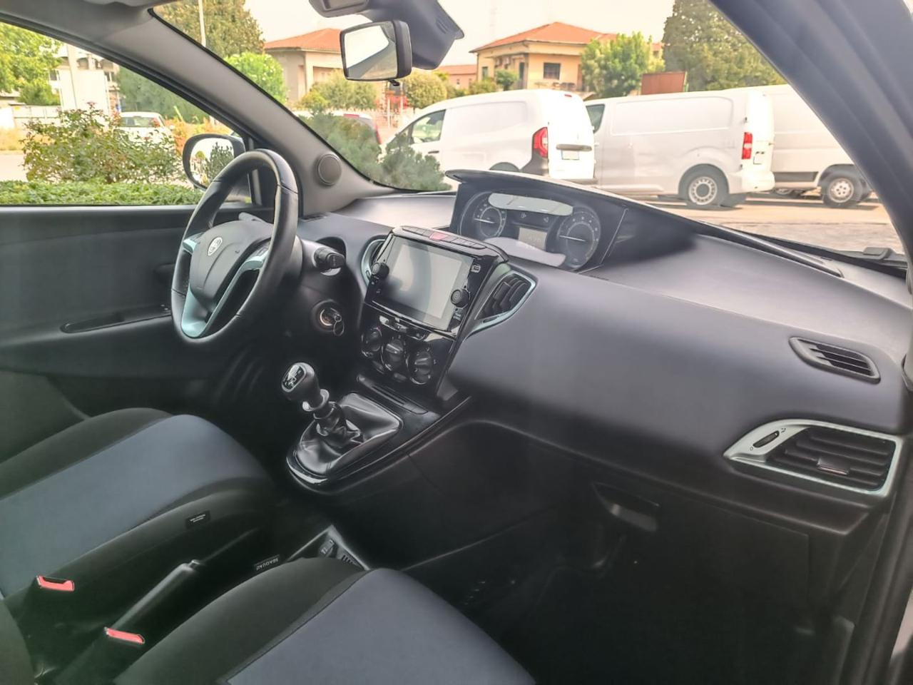 LANCIA Ypsilon 1.0 FireFly 5 porte S&S Hybrid Platino - 4