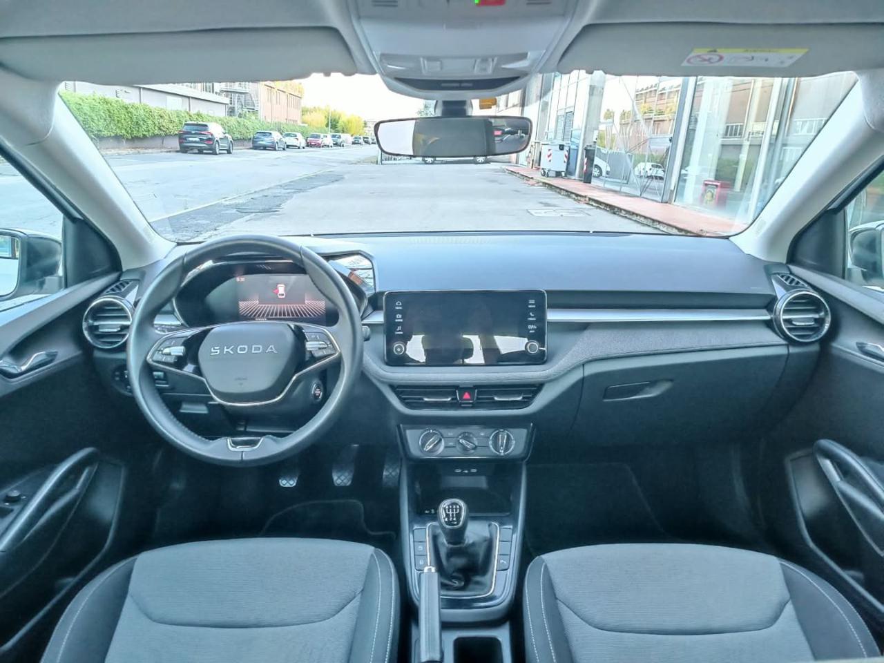 SKODA Fabia 1.0 MPI 80 CV Young Edition - 24