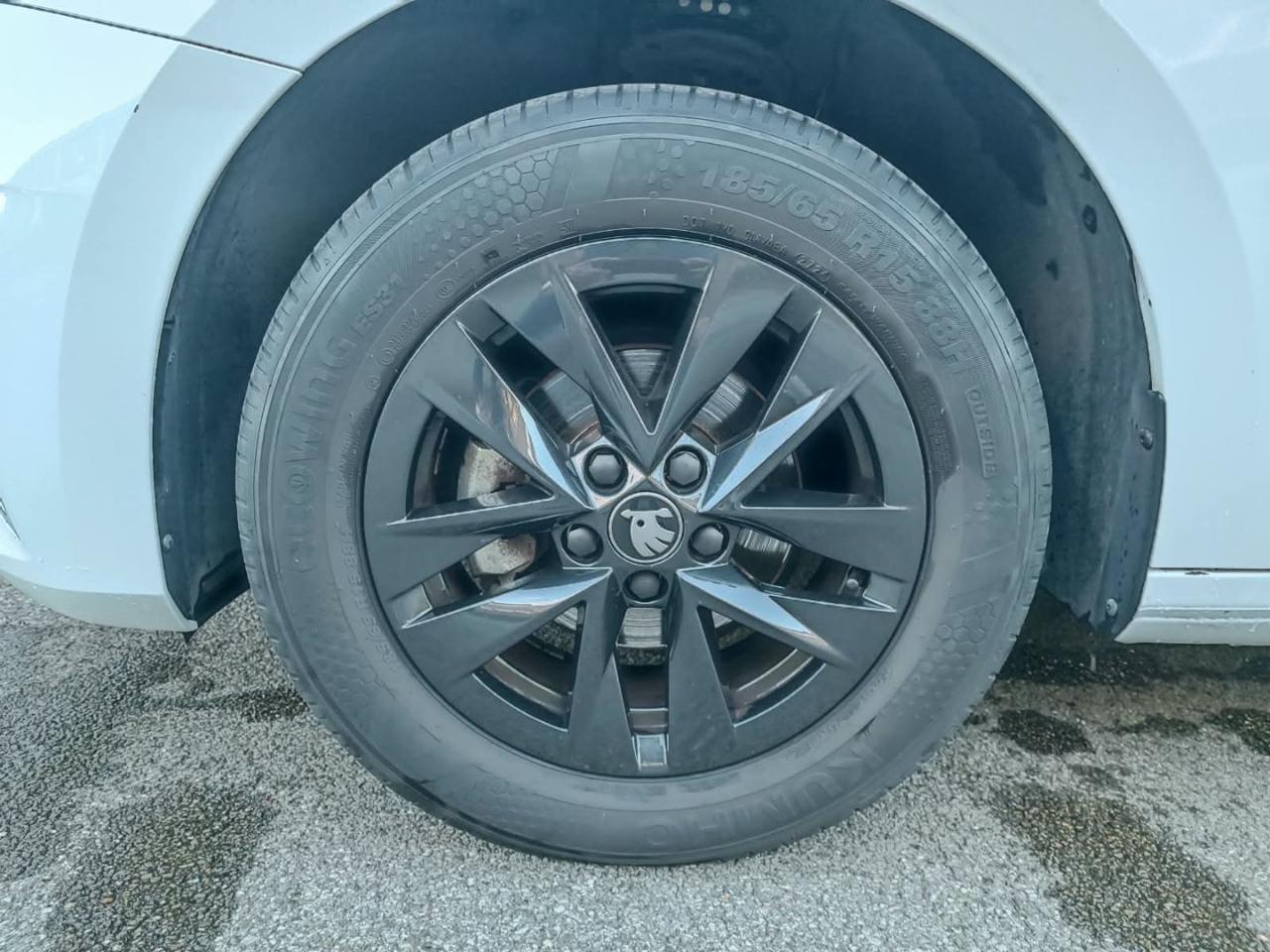 SKODA Fabia 1.0 MPI 80 CV Young Edition - 15