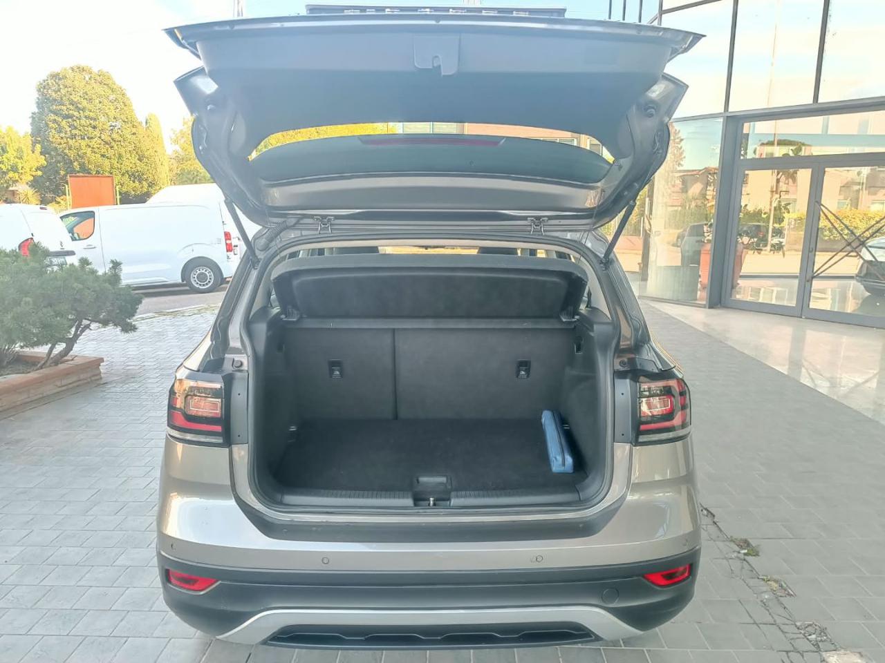 VOLKSWAGEN T-Cross 1.6 TDI SCR Style BMT - 12